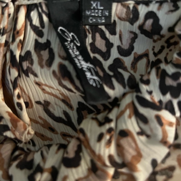 Essentials by Milano. Leopard Print Sleeveless Top women’s size XL - Picture 7 of 7
